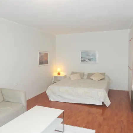 Luxhousing